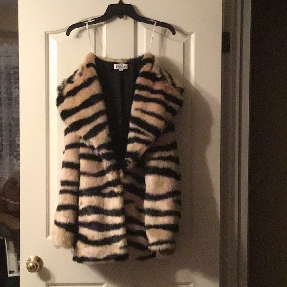 JAKKE FAUX FUR COAT